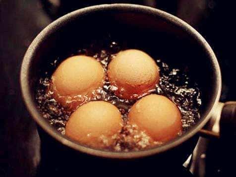 鸡蛋煮多久能全熟-（鸡蛋煮多久就可以熟） 第1张